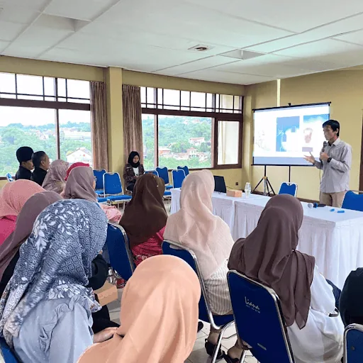 In House Training di SMAN 14 Jakarta, Lembang
